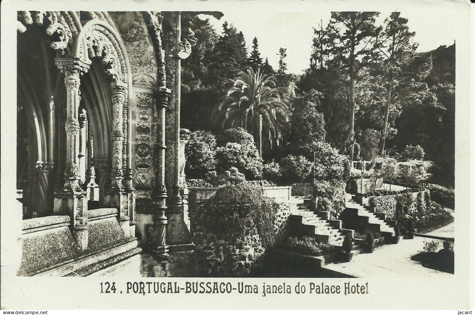 Portugal - Bussaco - Uma Janela Do Palace Hotel - Aveiro