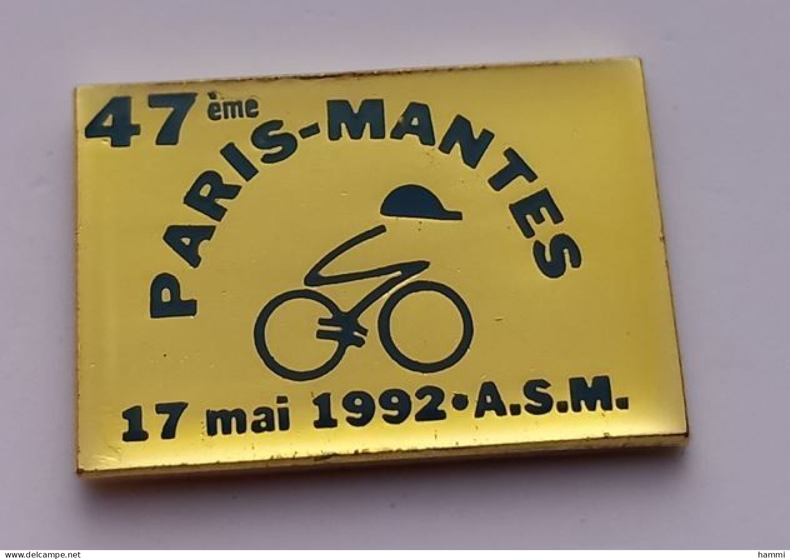 A363 Pin's Vélo Cyclisme Course Cycliste 47e Paris Mantes 1992 Yvelines Association Sportive Mantaise ASM Achat Immédiat - Cyclisme