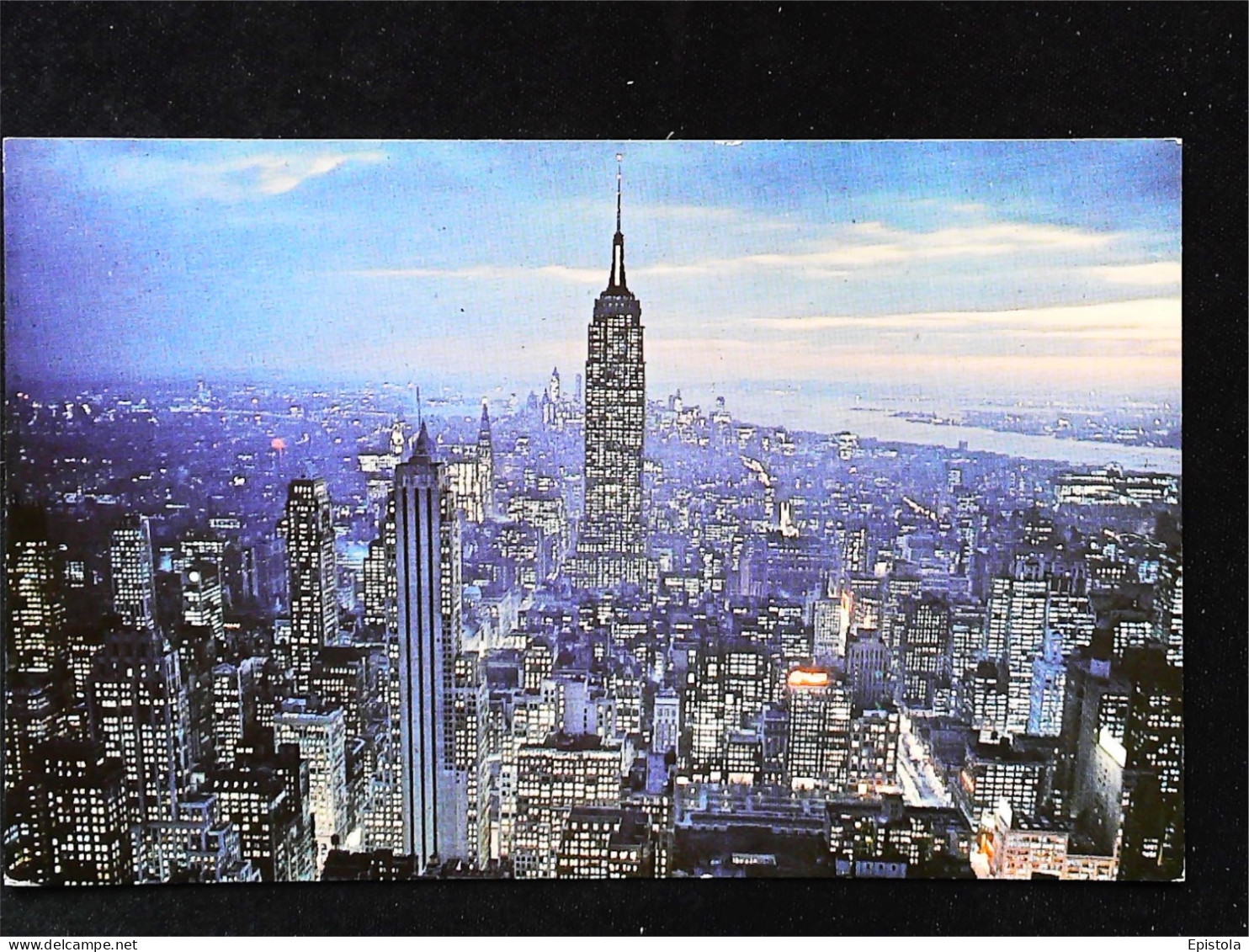 ► Empire State Building At Night   Vintage Card 1960s   - NEW YORK CITY - Empire State Building