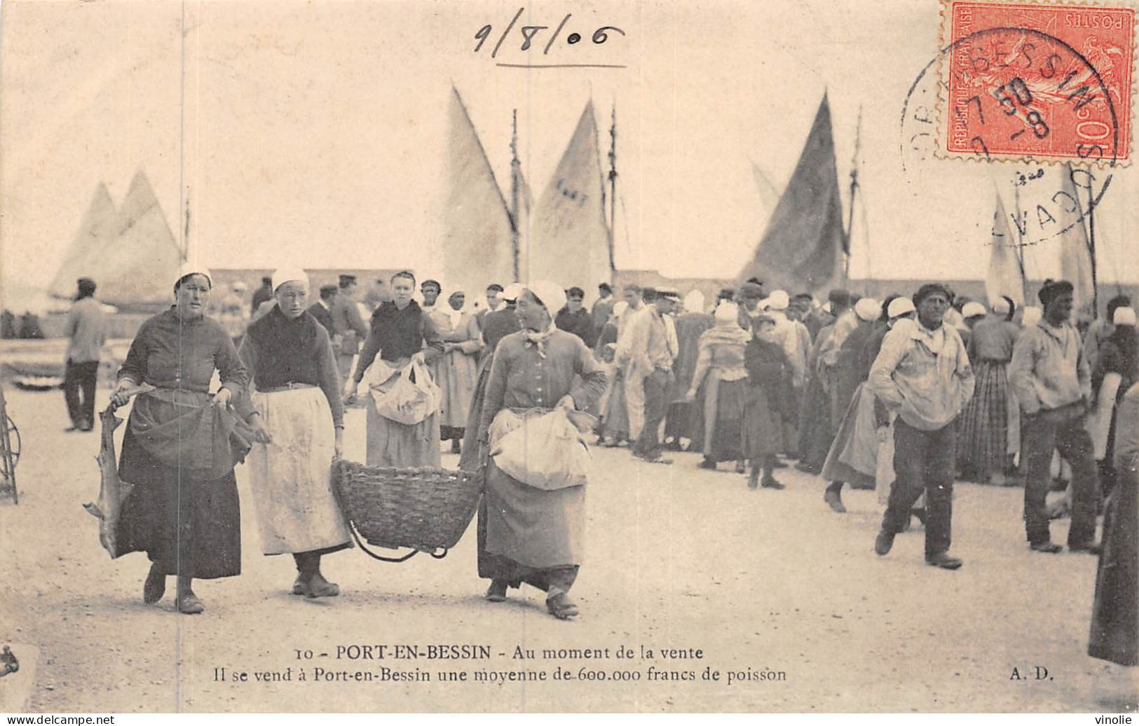 24-3963 : PORT-EN-BESSIN. LA VENTE DU POISSON - Port-en-Bessin-Huppain