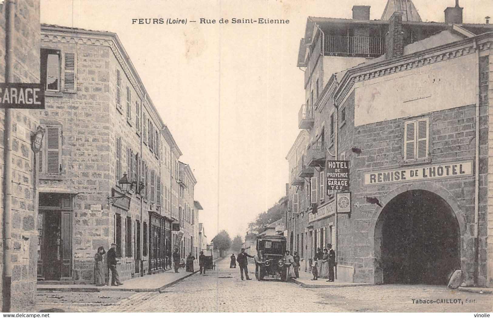 24-3975 : FEURS. RUE DE SAINT-ETIENNE. HOTEL DE PROVENCE. AUTOBUS ? - Feurs