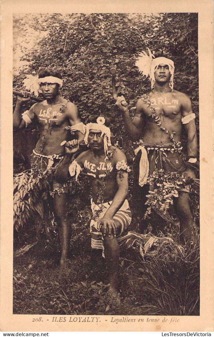 Nouvelle Caledonie - Iles Loyalty - Loyaltiens En Tenue De Fete - Carte Postale Ancienne - Nuova Caledonia