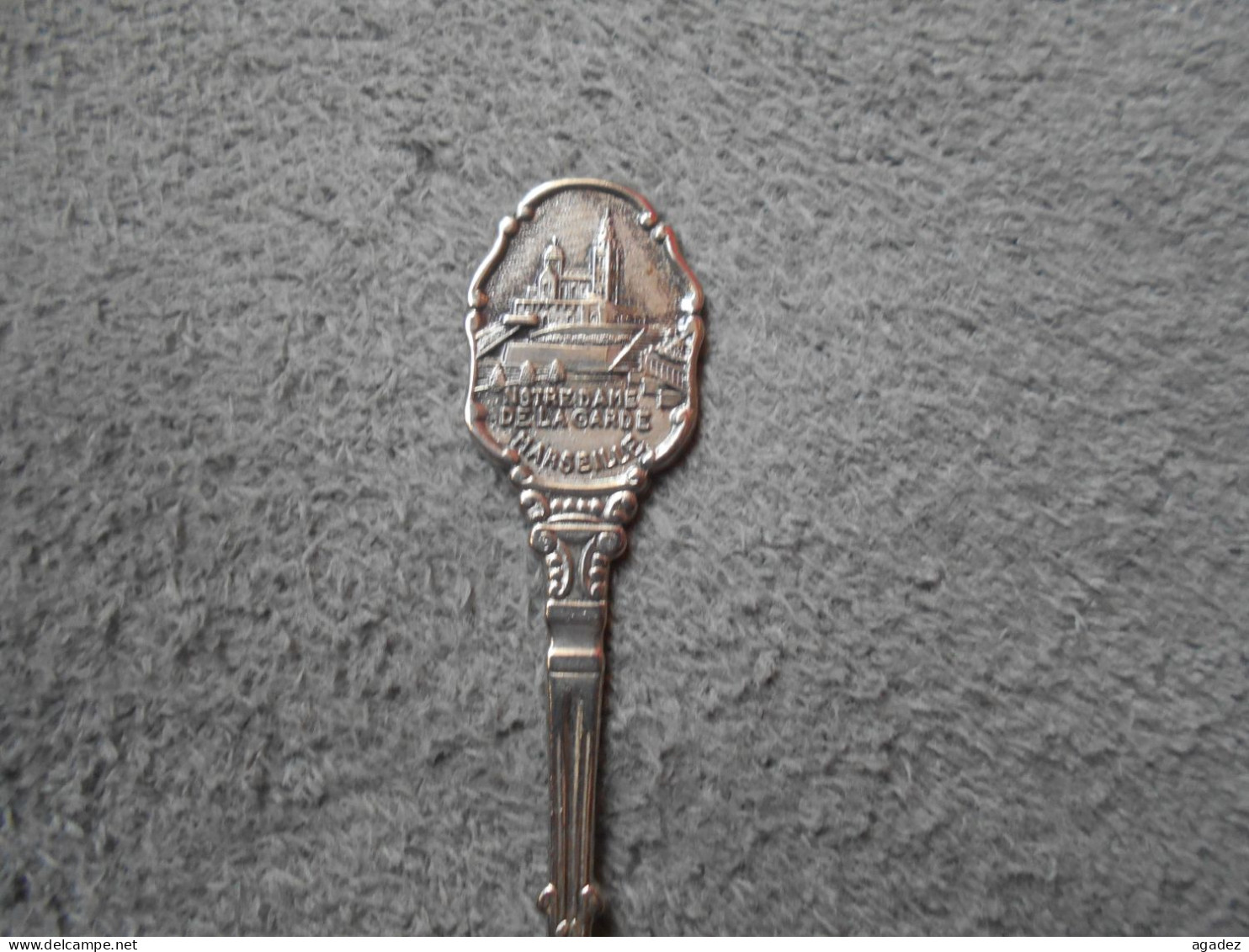 Ancienne Petite Fourchette Souvenir Marseille Notre Dame De La Garde - Spoons