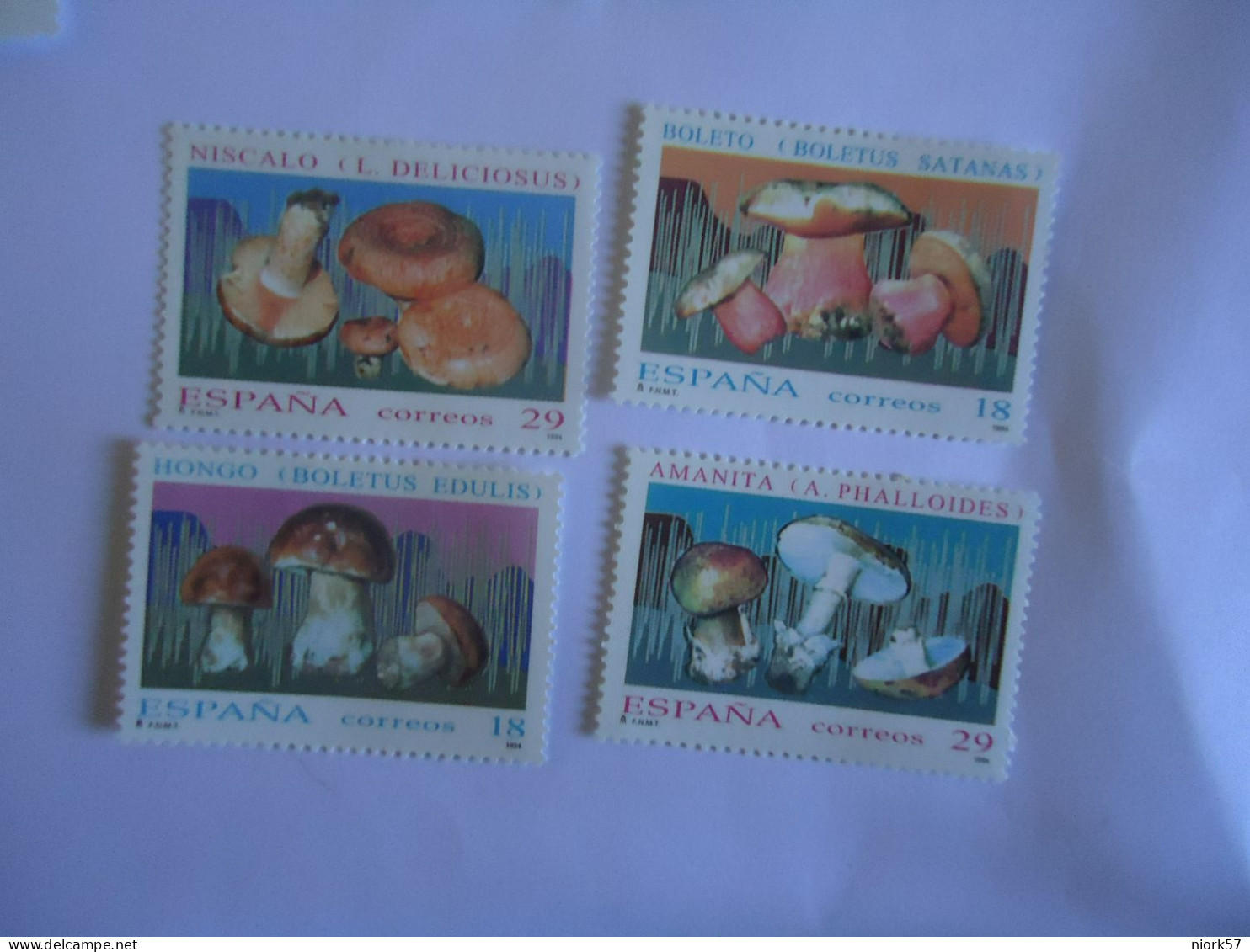 SPAIN  MNH SET 4  STAMPS   MUSHROOMS - Hongos