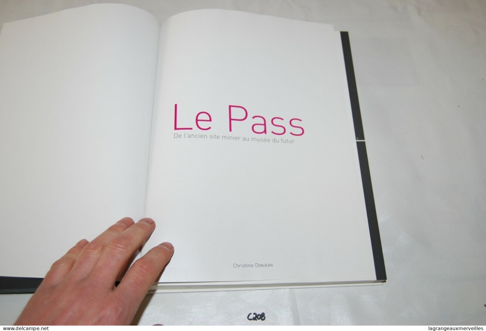 C208 Livre - Le Pass - Christine Donjean - Art