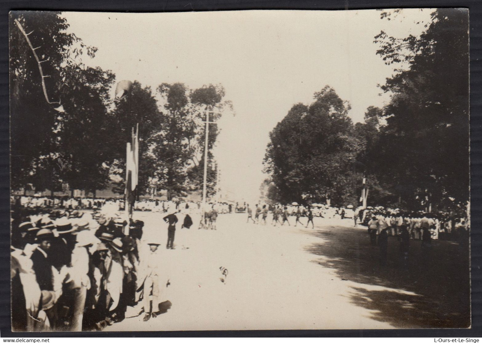 Arrivée à Tana (statue Gallienni) De La Croisière Citroen - 26 Juin 1925- Photos 12,5 X 9- Deuxiéme Photo:le Public - Madagascar