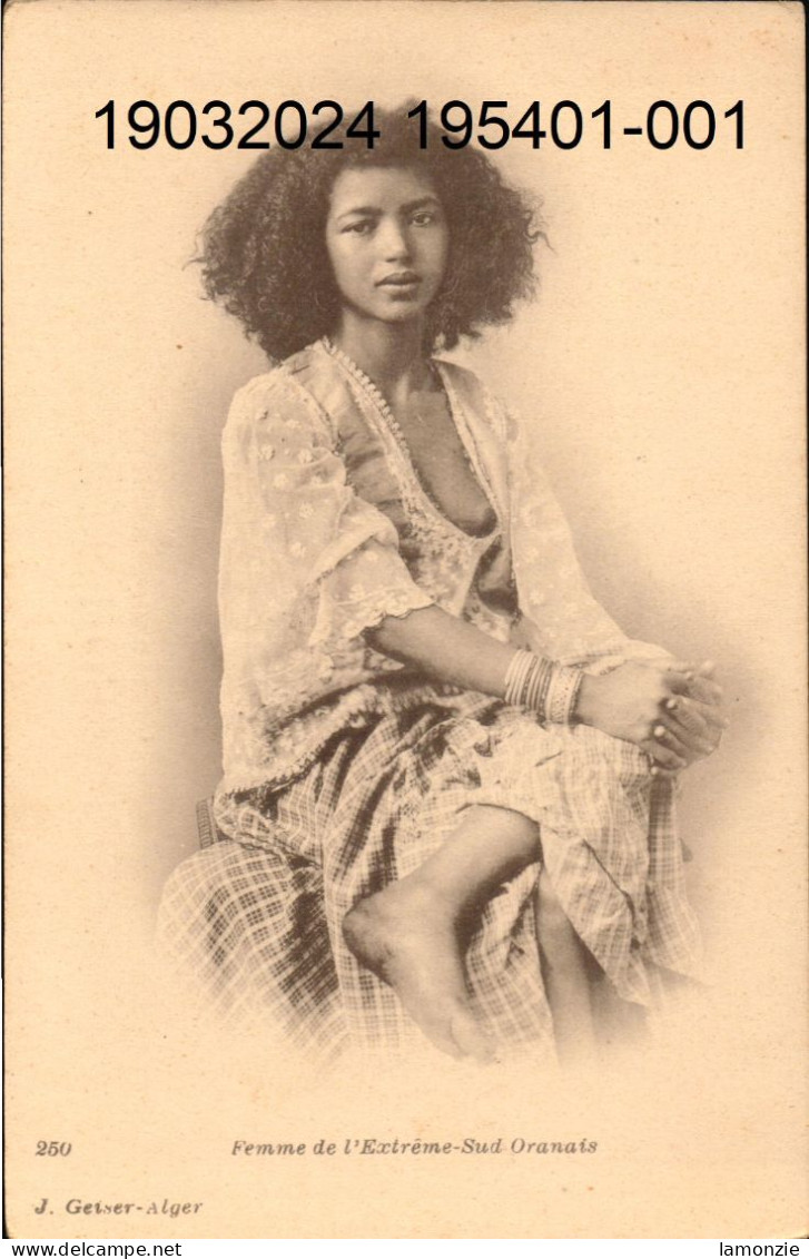 Femme De L'Extrême -Sud Oranais. Cpa.    (scans Recto-verso) - Frauen