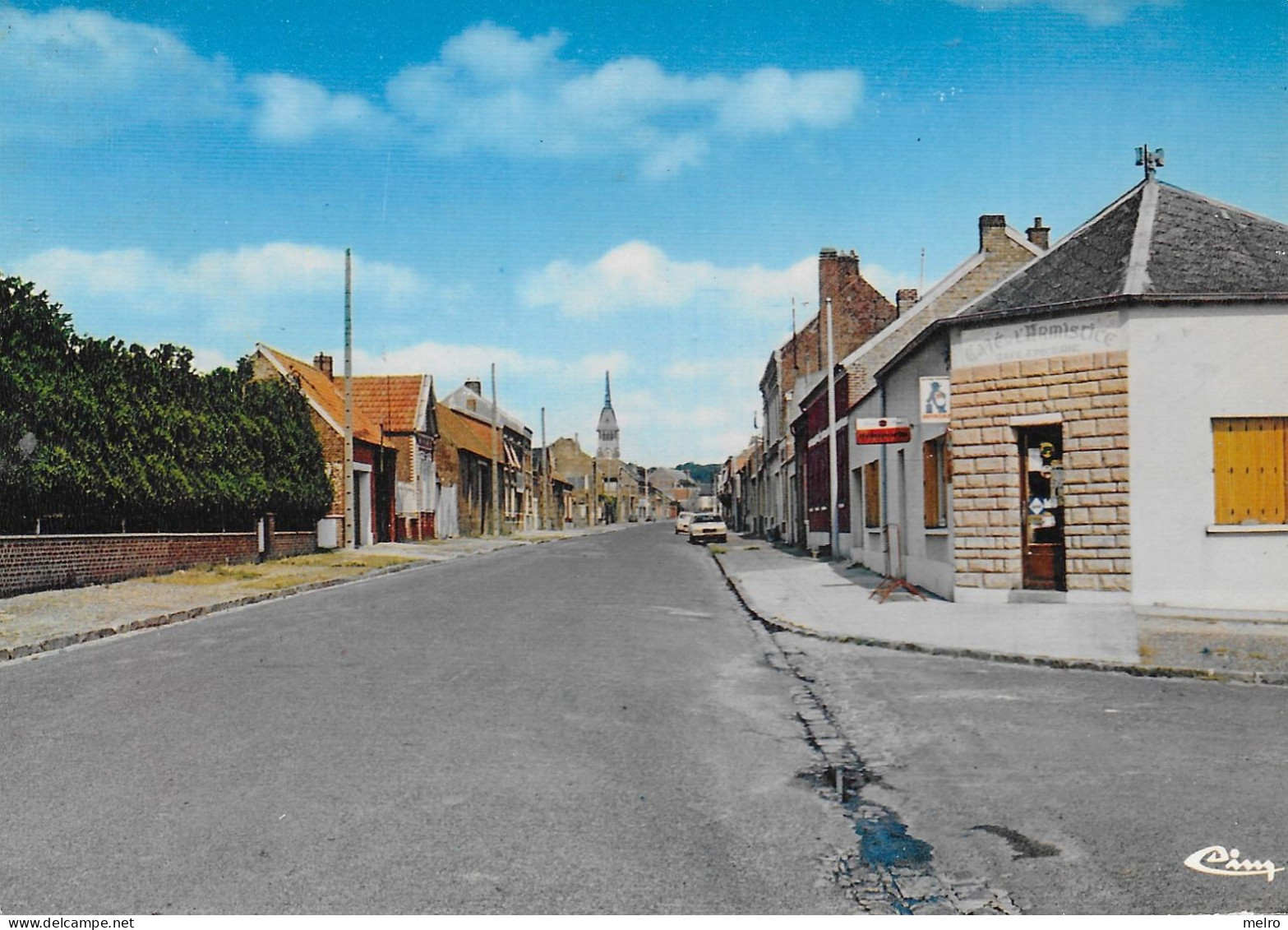 CPSM - (Dep. 80) -  VILLERS BRETONNEUX - Rue D'Herville. 1987 - Villers Bretonneux