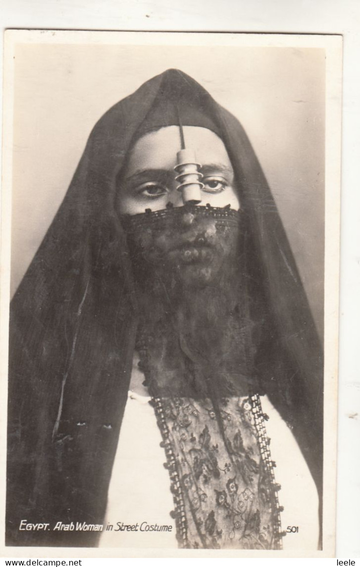 CK47. Vintage Postcard. Arab Woman In Street Costume. Egypt. - Afrique