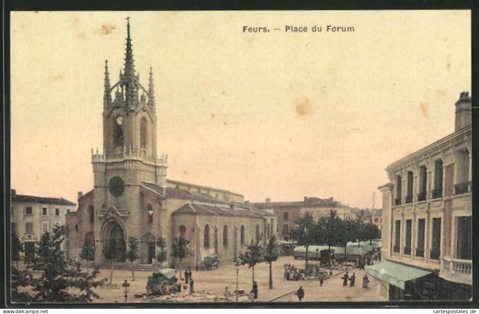 CPA Feurs, Place Du Forum  - Feurs