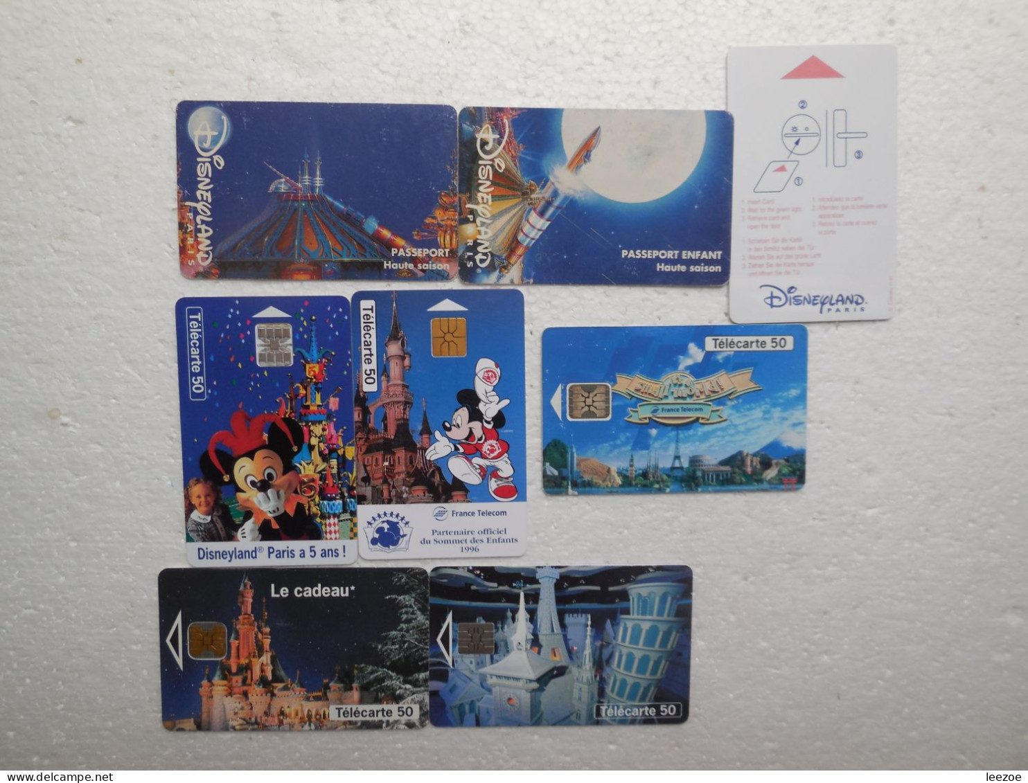 TELECARTES DISNEY + 2 Passeport Et Une Clé De Chambre Magnétique.....N5 - Disney