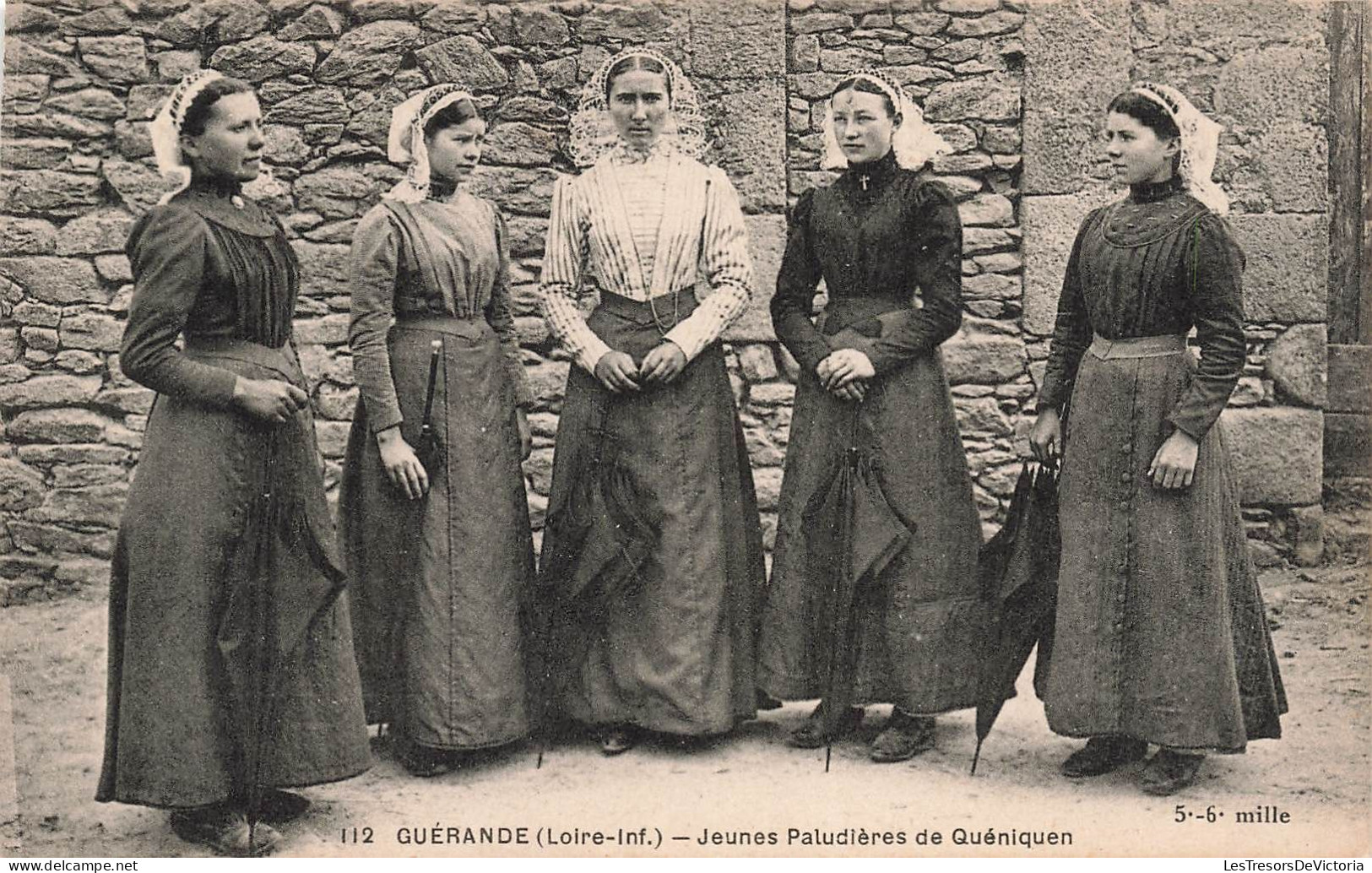 FRANCE - Guerande (Loire Inf) - Jeunes Paludières De Quéniquen - Cinq Femmes -  Carte Postale Ancienne - Guérande