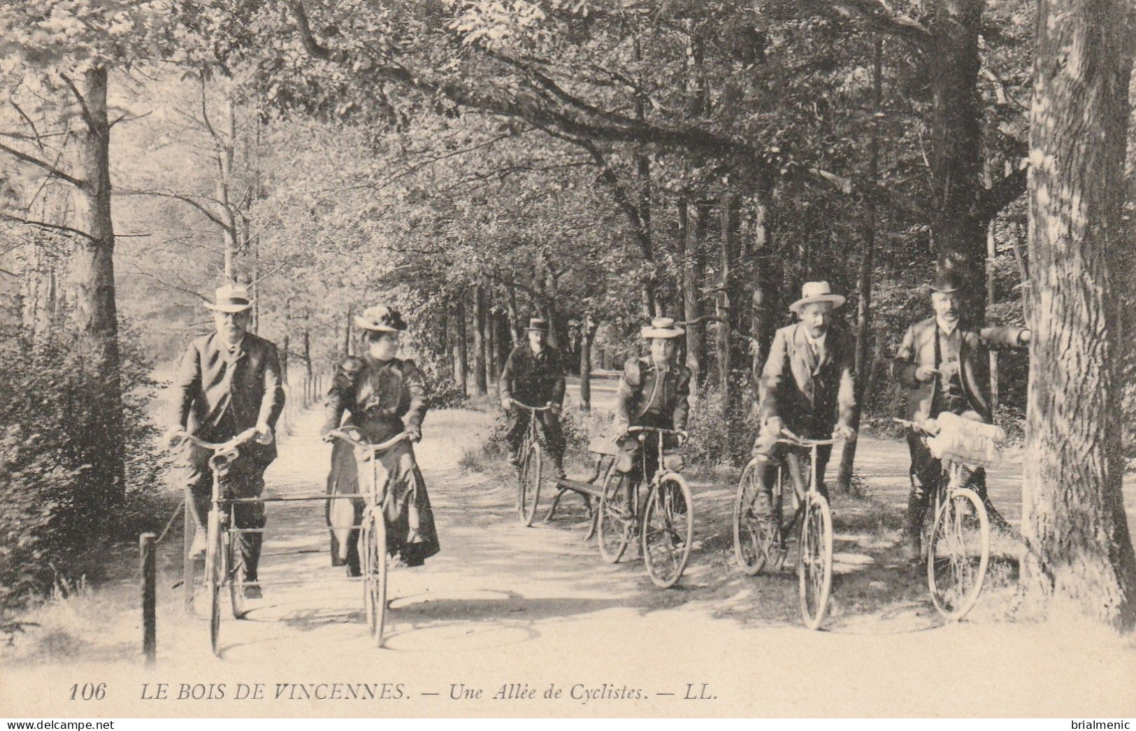 PARIS 75012  Bois De Vincennes  Une Allée De Cyclistes - Arrondissement: 12