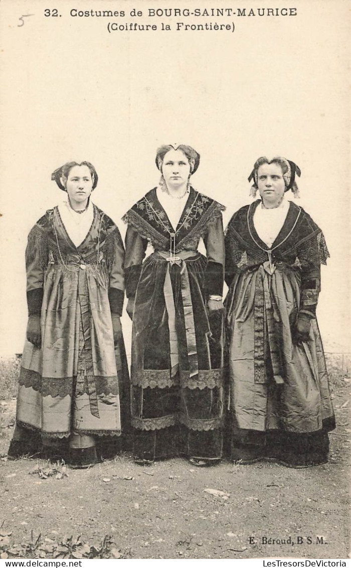 FRANCE - Costumes De Bourg Saint Maurice (Coiffure La Frontière) - Trois Femmes - Carte Postale Ancienne - Bourg Saint Maurice