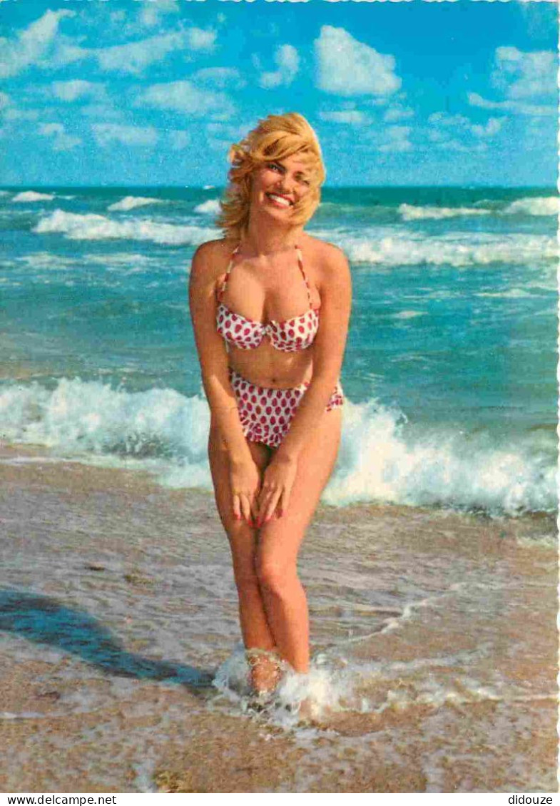 Pin-ups - Femme En Maillot De Bain - Baigneuse - CPSM Grand Format - Voir Scans Recto-Verso - Pin-Ups