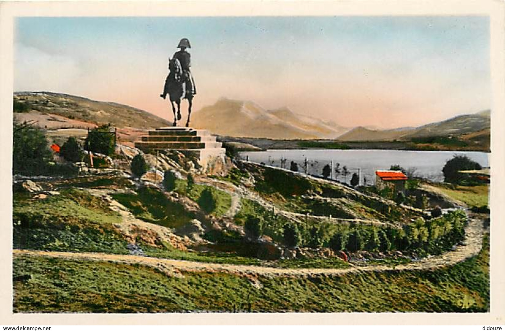 38 - Laffrey - La Statue De Napoléon (par Frémiet) Au Lac De Laffrey  - Carte Neuve - CPM - Voir Scans Recto-Verso - Laffrey