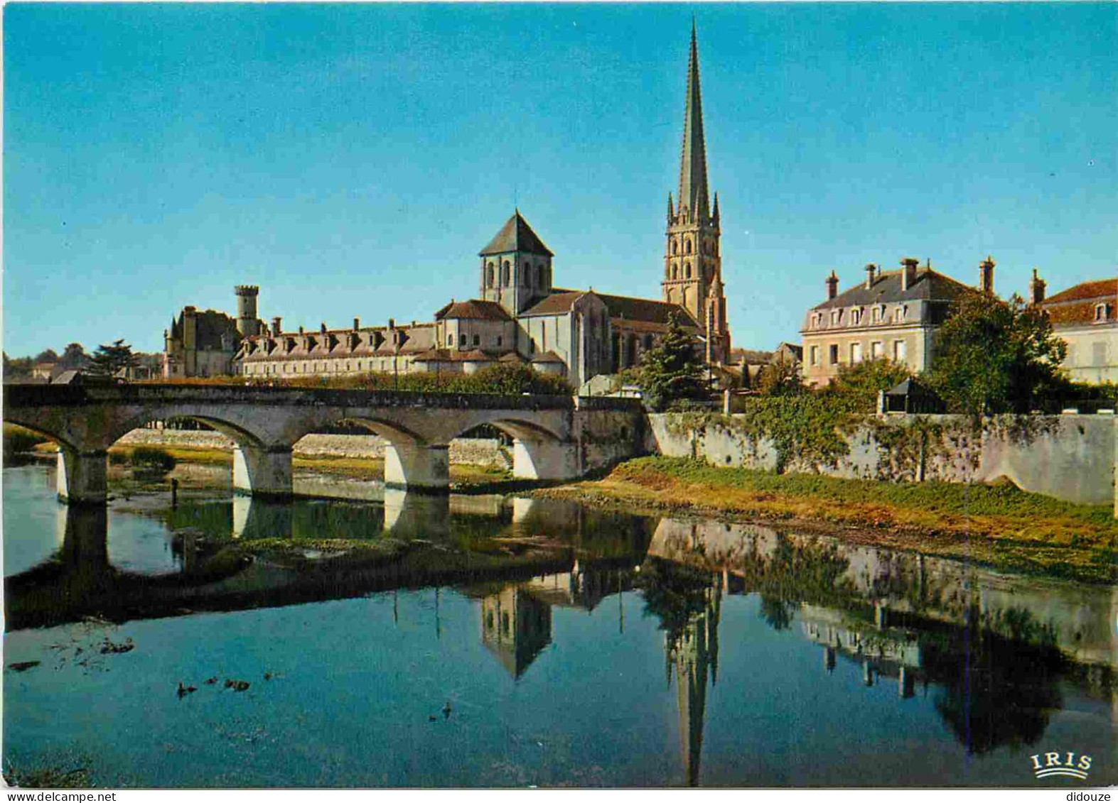 86 - Saint Savin Sur Gartempe - Abbaye Bénédictine - Vieux Pont Sur La Gartempe - CPM - Voir Scans Recto-Verso - Saint Savin