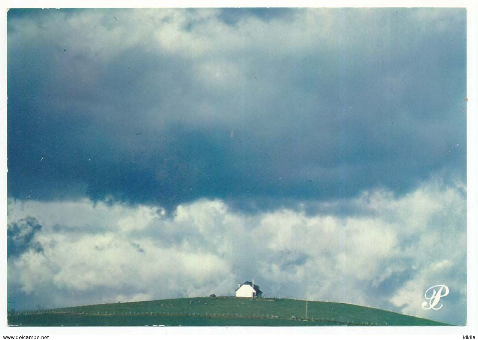 CPSM / CPM 10.5 X 15 Prestige PAYS BASQUE  Maison Au Sommet D'une Colline  Mer De Nuage - Languedoc-Roussillon