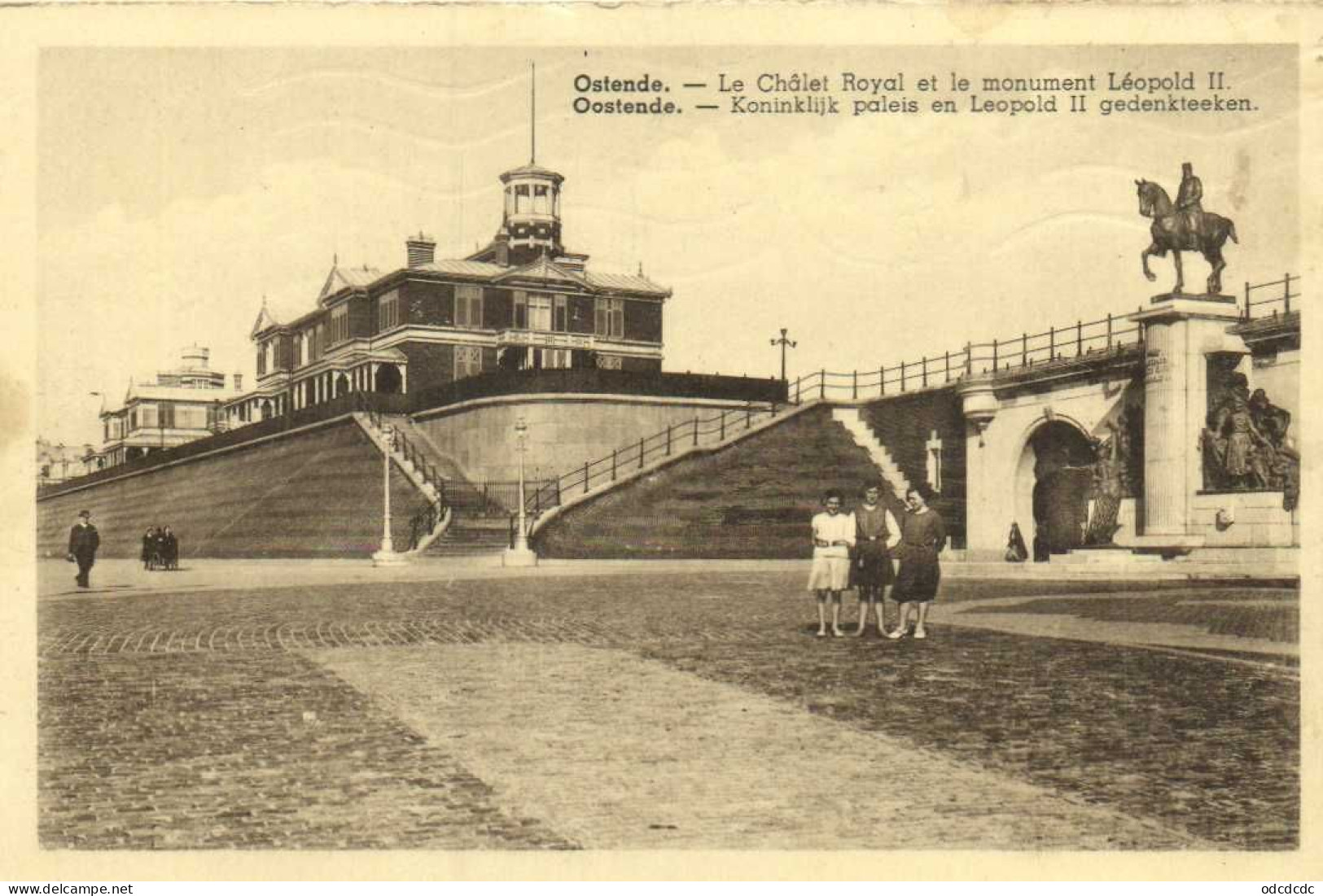 Ostende Le Chalet Toyal Et Le Monument Leopold II Animée  RV - Oostende