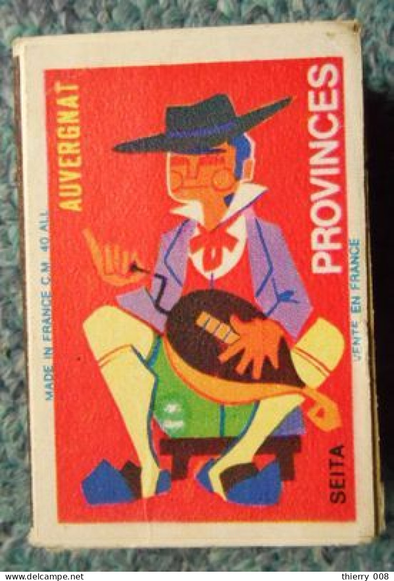 18 Boite Allumettes Provinces De France Auvergnat - Matchboxes