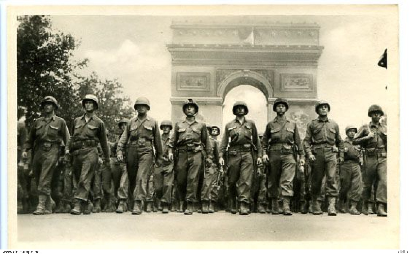 CPSM 9 X 14  Guerre 1939 - 1945  Libération De Paris  L'Infanterie Américaine à L'Etoile  Photo Presse-Libération - Guerre 1939-45
