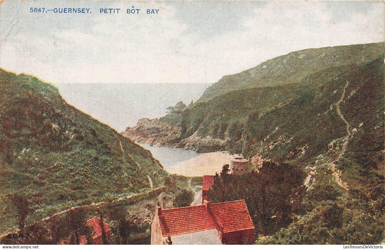 ROYAUME-UNI - Guernsey - Petit Bot Baty - Vue Au Loin De La Mer - Une Maison - Des Collines - Carte Postale Ancienne - Guernsey