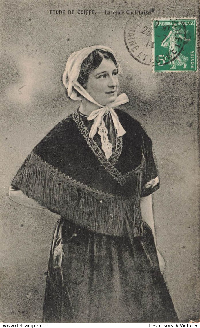 FOLKLORE - Costumes - Etude De Coiffe - La Vraie Choletaise - Carte Postale Ancienne - Costumes