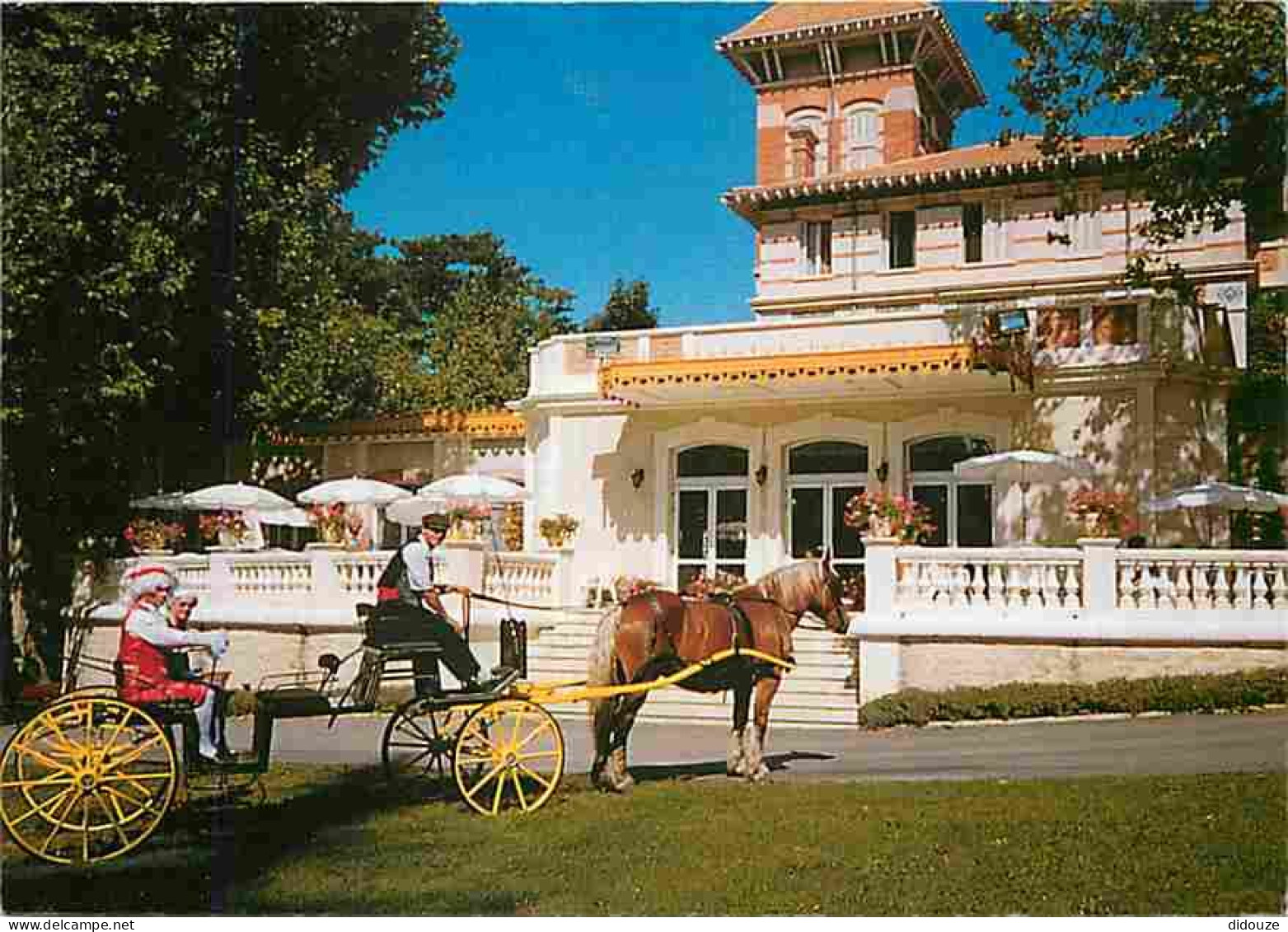 84 - Isle Sur La Sorgue - Primatour - Domaine De Mousquety - Calèche - Chevaux - CPM - Voir Scans Recto-Verso - L'Isle Sur Sorgue