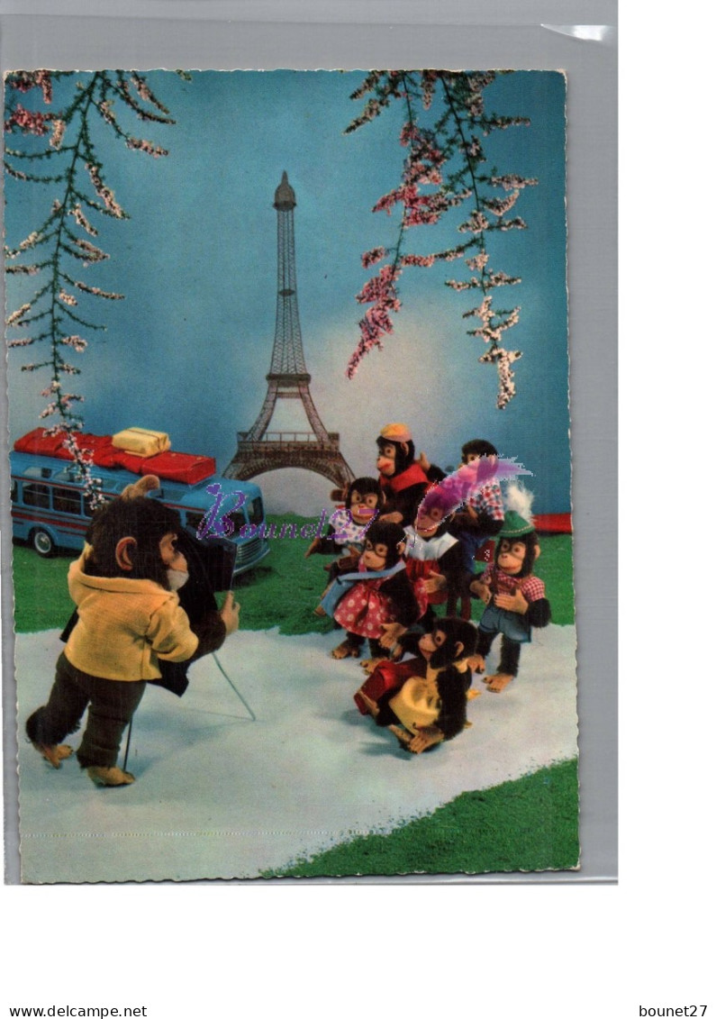 Carte STEIFF  - Humour Famille De Singe Monkey Pose Pour La Photo Tour Eiffel Van Bus Paris  - Affen