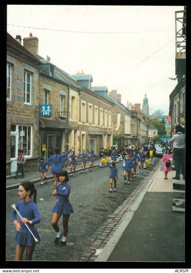 PUTANGES  Majorettes Et Fanfare 1988 Carte N°22 Coll Fromentin édition FORUM Carte Rare - Putanges