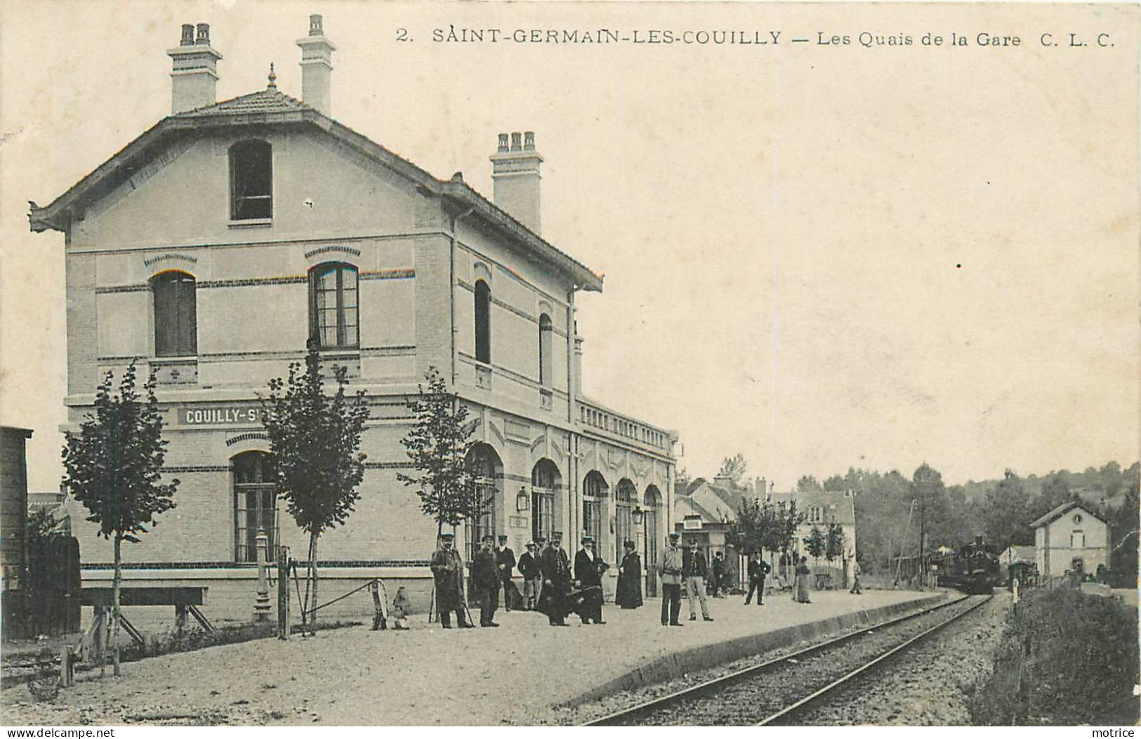 SAINTGERMAIN LES COUILLY - Les Quais De La Gare. - Stazioni Senza Treni