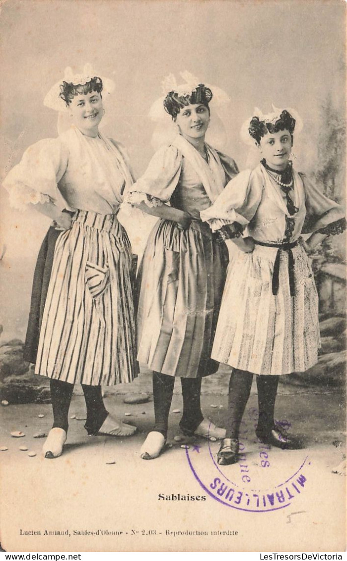 FOLKLORE - Costumes - Sablaises - Femmes - Carte Postale Ancienne - Costumes