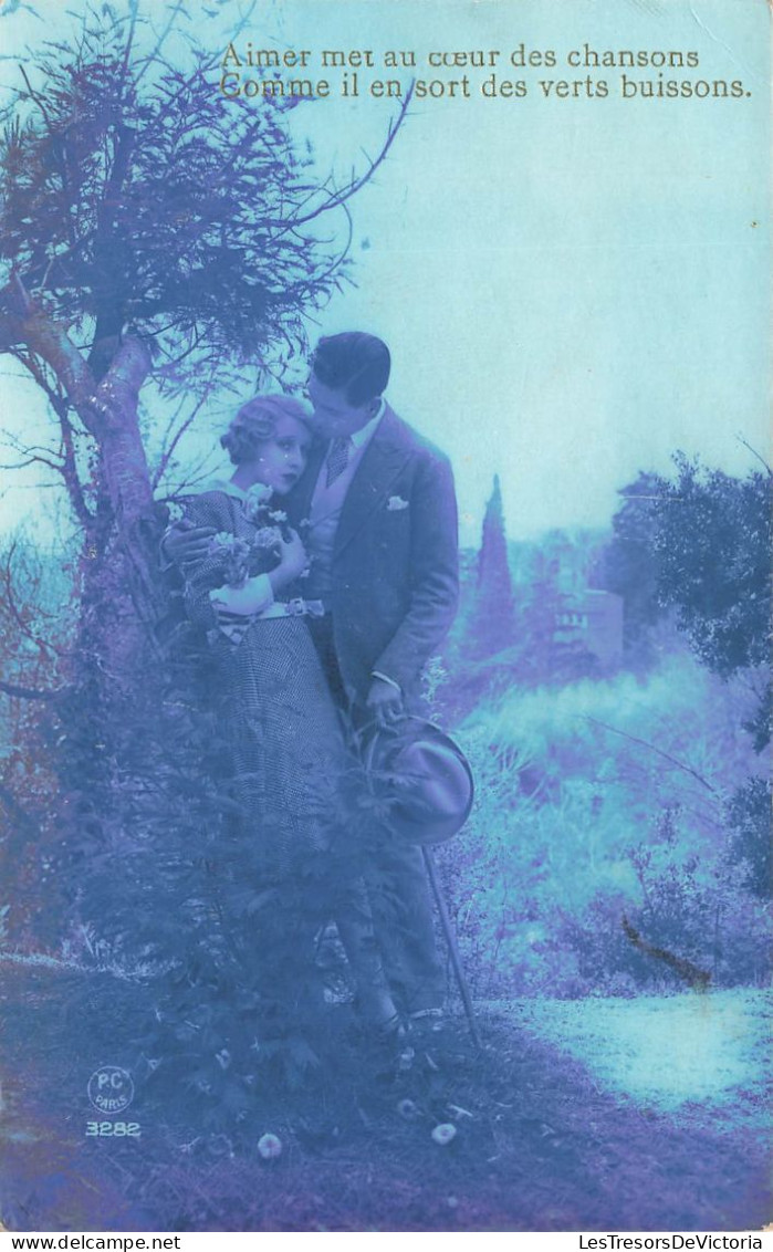 COUPLES - Un Couple - Aimer Met Au Cœur Des Chansons Comme Il En Sort Des Verts Buissons - Carte Postale Ancienne - Couples