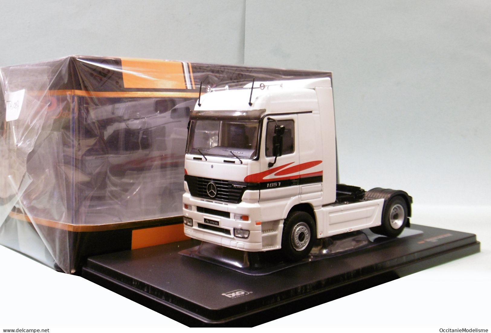 Ixo - Camion MERCEDES BENZ ACTROS MP1 1995 Blanc Réf. TR064 NBO Neuf 1/43 - Ixo