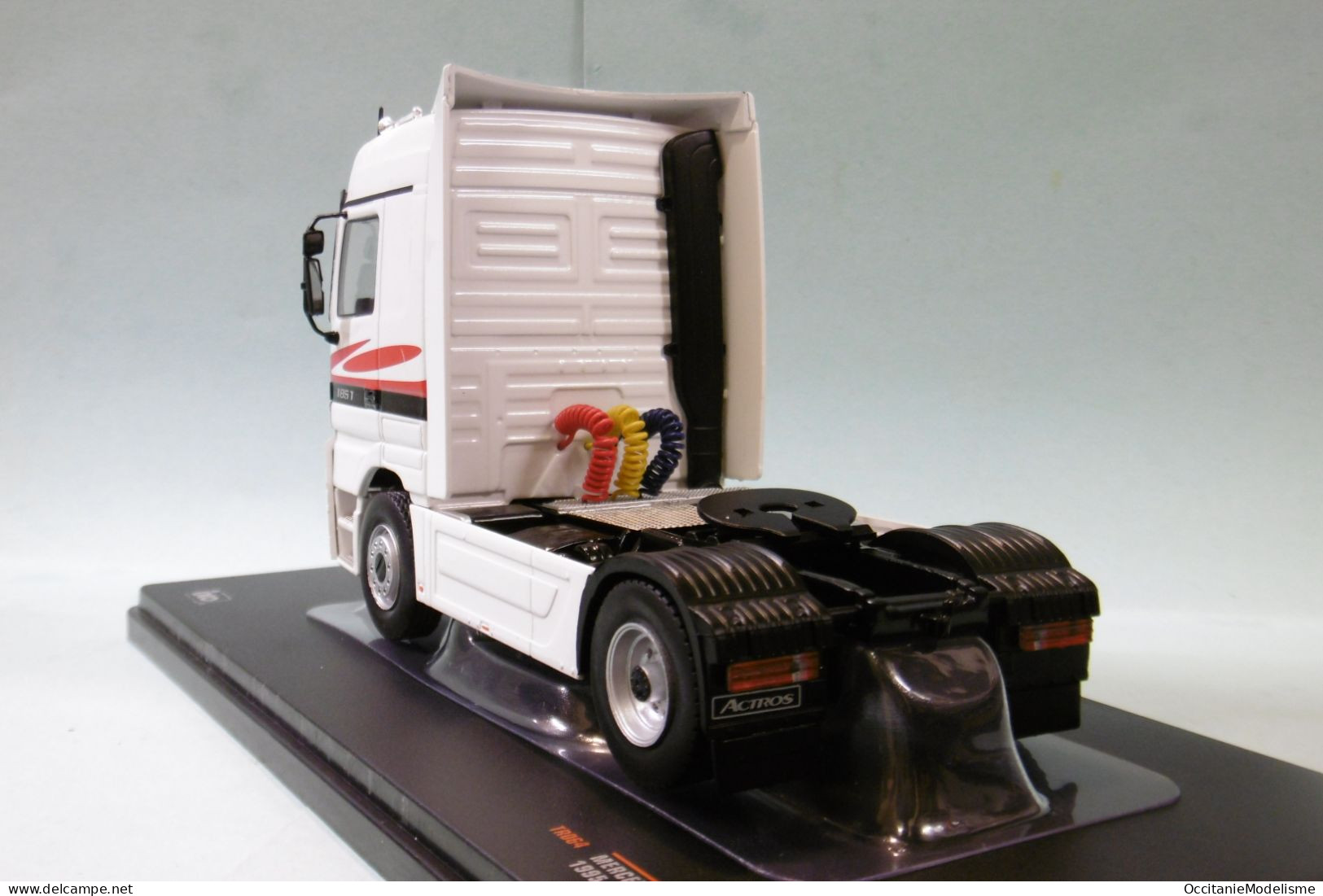 Ixo - Camion MERCEDES BENZ ACTROS MP1 1995 Blanc Réf. TR064 NBO Neuf 1/43 - Ixo