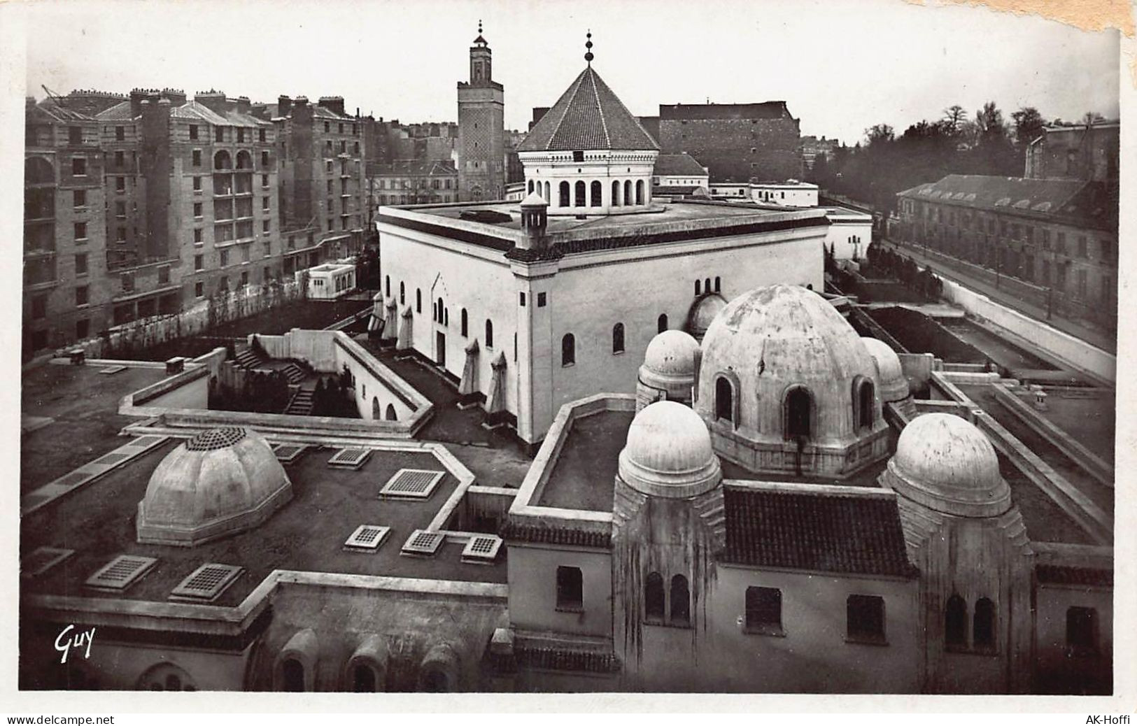 Bird's Eye View Of The Grand Mosque Of Paris - Kerken