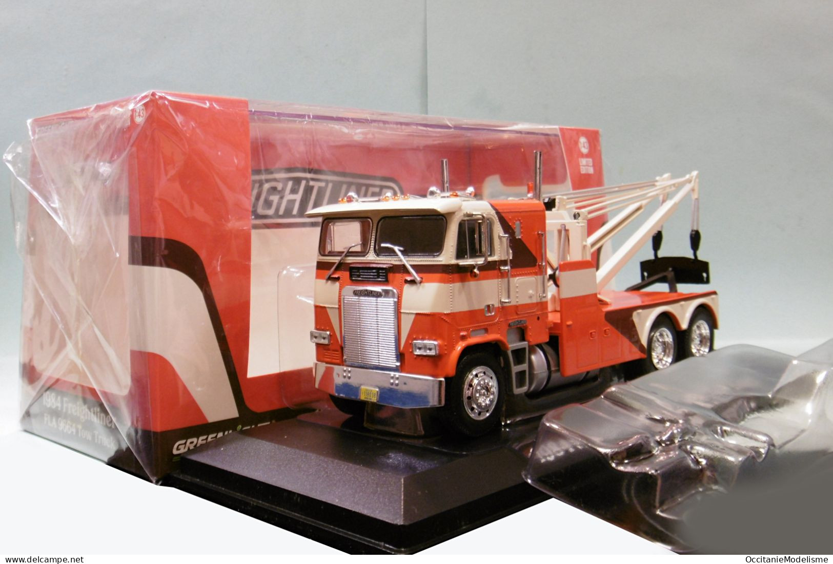 Greenlight - Camion FREIGHTLINER FLA 9664 1984 Dépanneuse Orange Réf. 86631 Neuf NBO 1/43 - Altri & Non Classificati