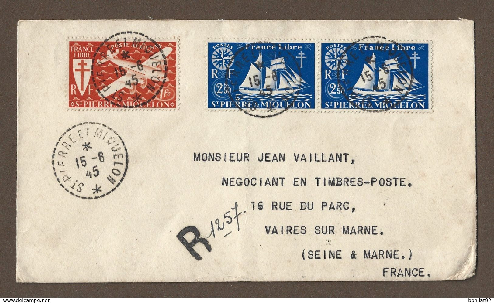 !!! SAINT-PIERRE ET MIQUELON, LETTRE RECOMMANDÉE POUR LA FRANCE DE 1945, ÉTIQUETTE DE DOUANE AU VERSO - Lettres & Documents