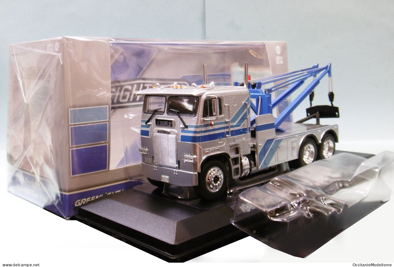 Greenlight - Camion FREIGHTLINER FLA 9664 1984 Dépanneuse Gris Métallisé Réf. 86632 Neuf NBO 1/43 - Autres & Non Classés