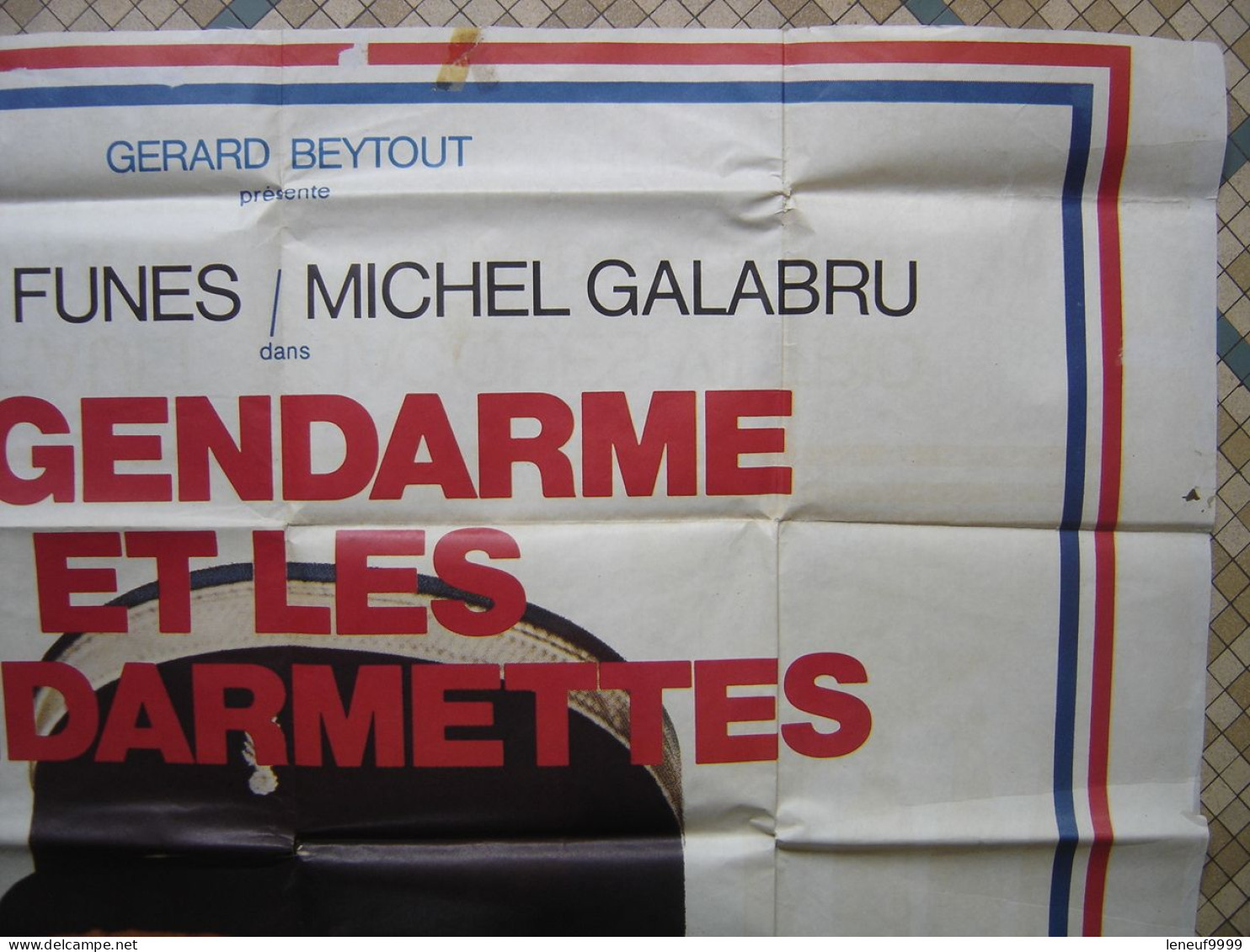 Affiche LE GENDARME Et LES GENDARMETTES Louis De Funes CINEMA - Manifesti & Poster