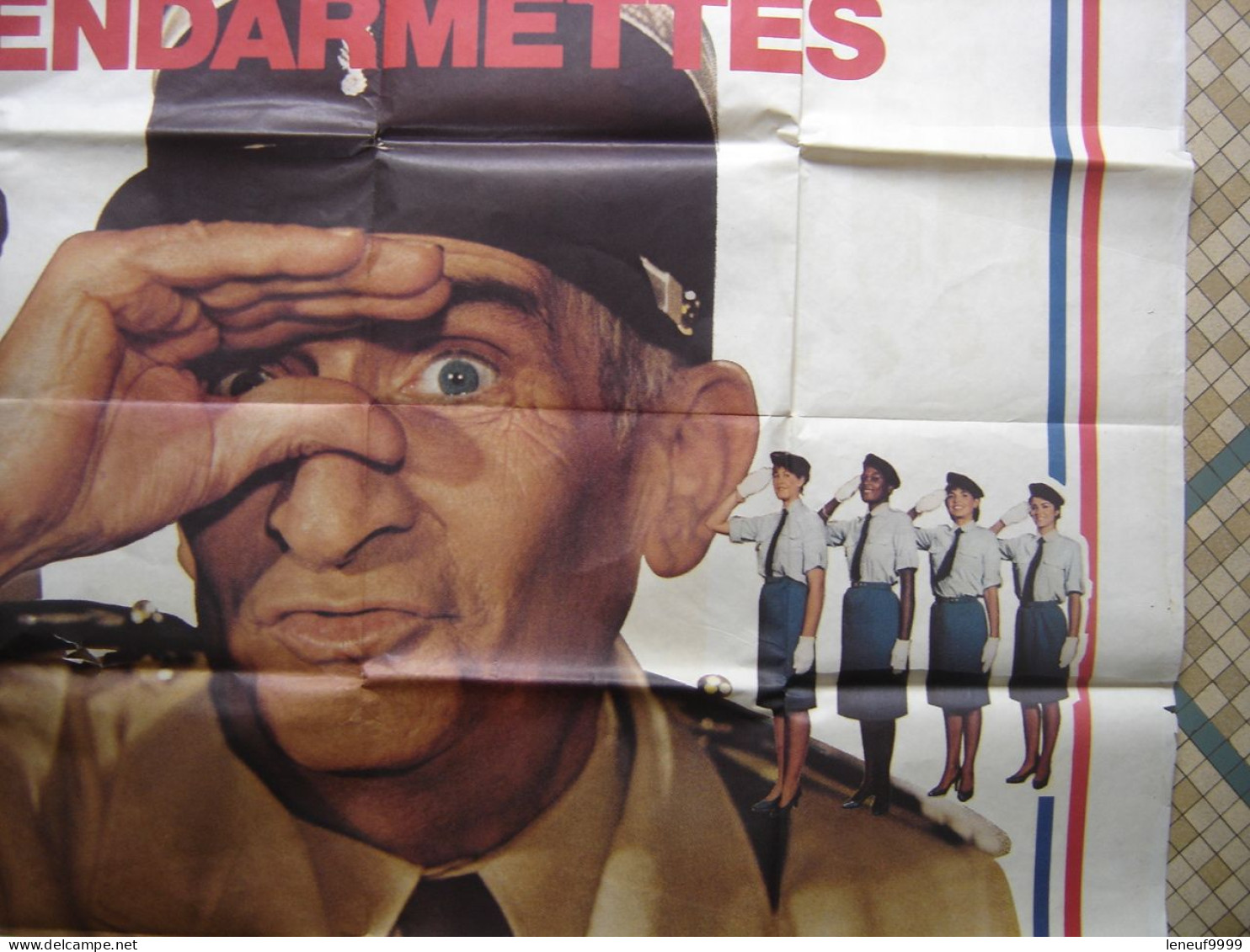 Affiche LE GENDARME Et LES GENDARMETTES Louis De Funes CINEMA - Manifesti & Poster