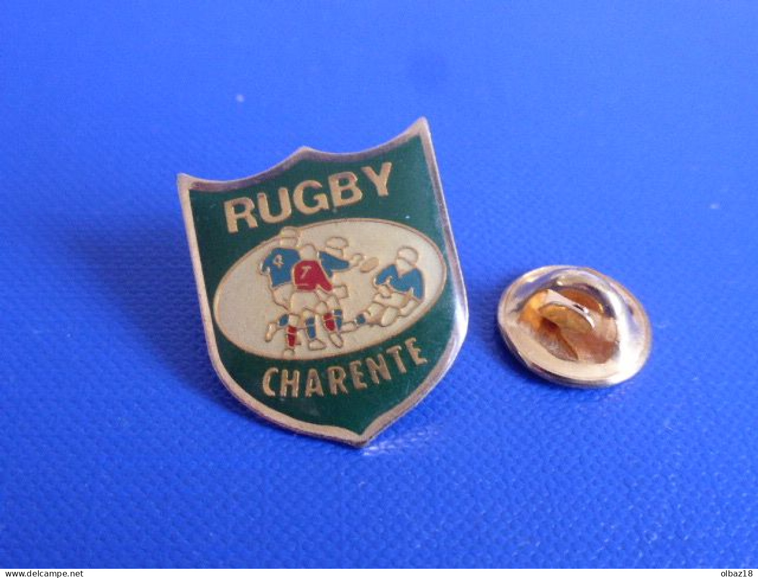 Pin's Rugby Charente - Maillots 4 Et 7 - Blason (PJ28) - Rugby