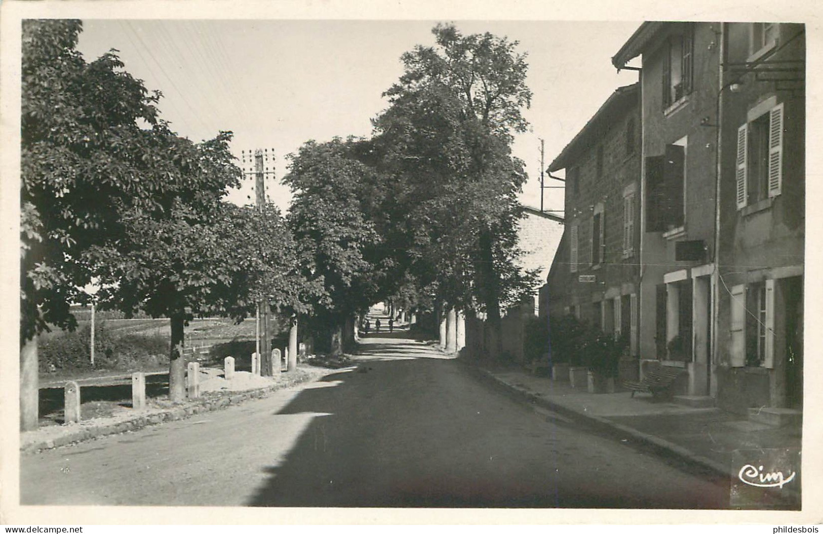 RHONE  SAINT LAURENT DE CHAMOUSSET   Avenue De La Gendarmerie - Saint-Laurent-de-Chamousset