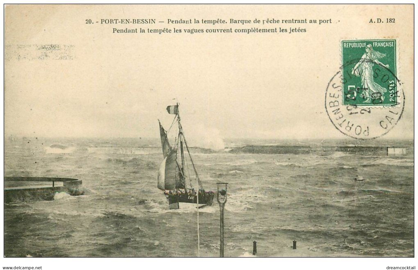 14 PORT-EN-BESSIN. Barque De Pêche Rentrant Au Port Pendant La Tempête 1909 - Port-en-Bessin-Huppain