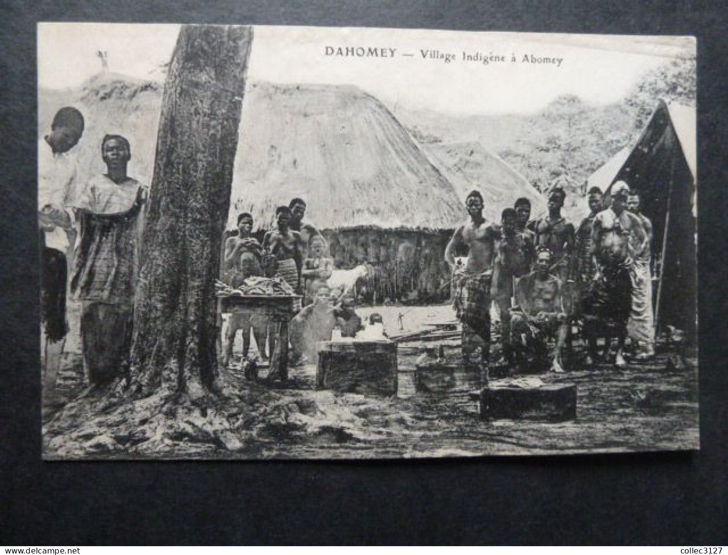 F33 - Dahomey - Village Indigène à Abomey - Dahomey