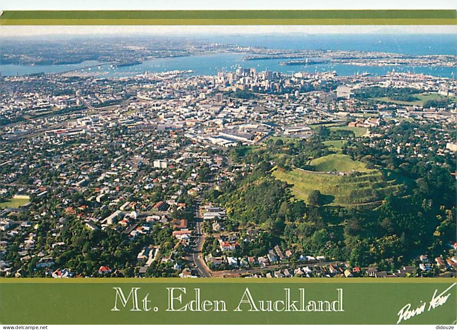 Nouvelle Zélande - New Zealand - Auckland - The Volcanic Cone Of Mt Eden Dominates Auckland City And The Waitemata Harbo - New Zealand