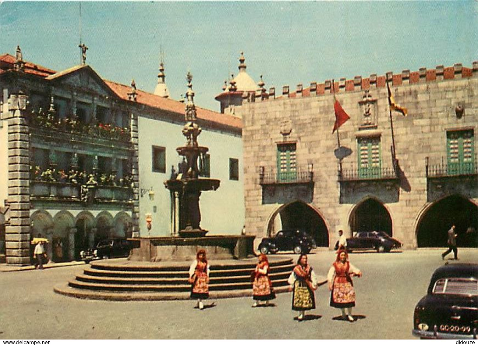 Portugal - Viana Do Castelo - Aspecto Parcial Da Praça Da Republica - Automobiles - Folklore - CPM - Carte Neuve - Voir  - Viana Do Castelo