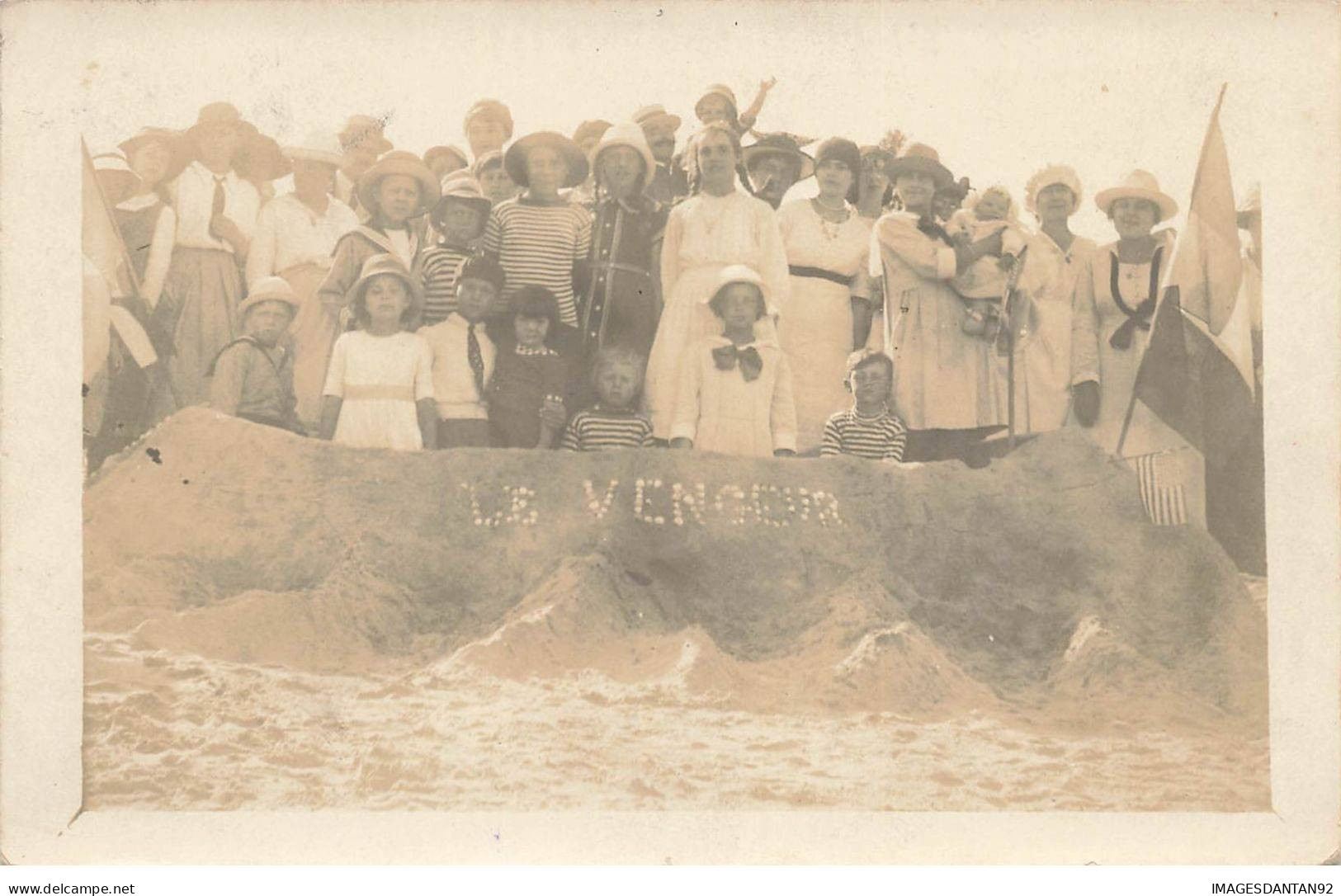 BATEAUX #MK43695 SOUS MARINS LE VENGEUR CARTE PHOTO CONCOURS CHATEAU DE SABLE - Submarines