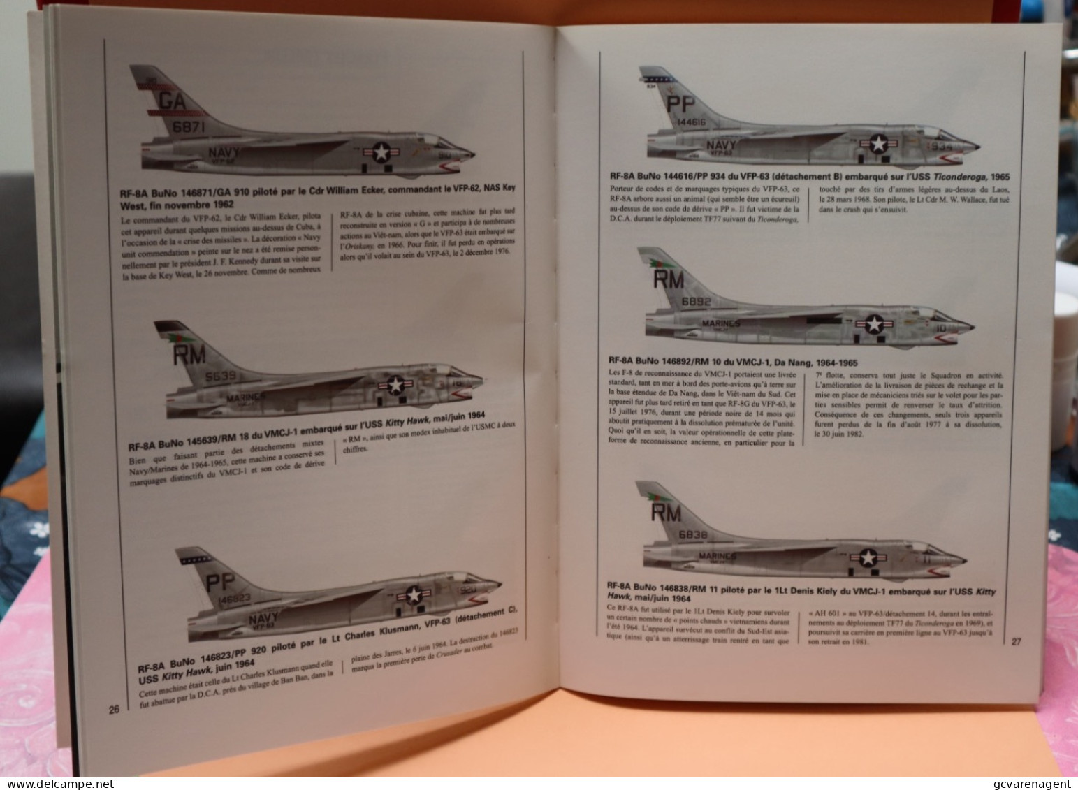 LES COMBATS DU CIEL - LES RF-8 CRUSADER DE RECONNAISSANCE PHOTO AU DESSUS DE CUBA E - BELLE ETAT - 64 PAGES     2 IMAGES - Vliegtuig