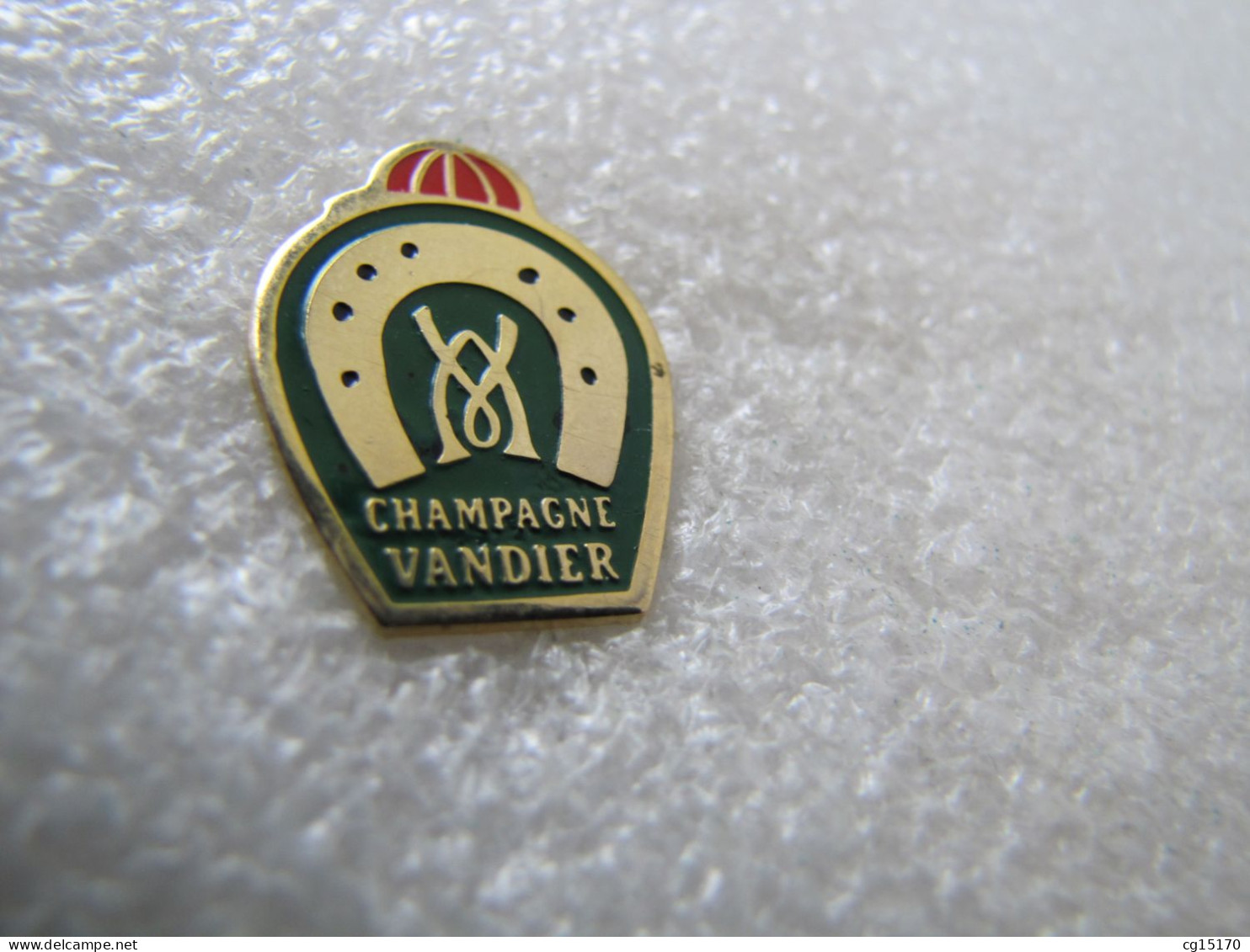 PIN'S    CHAMPAGNE  VANDIER - Boissons